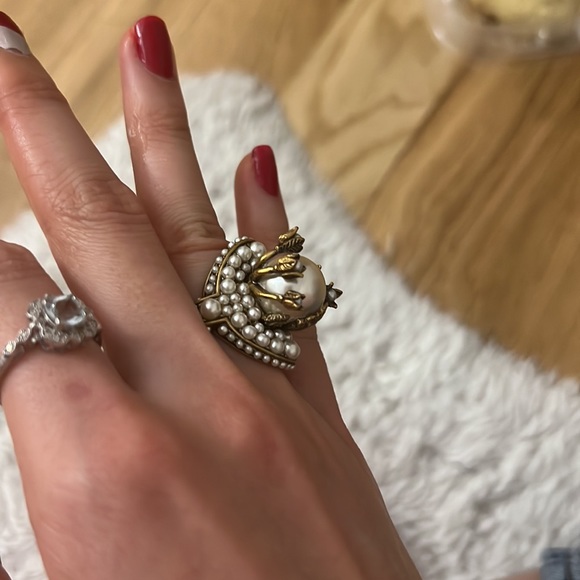 Authentic gucci pearl cluster ring - Picture 2 of 6